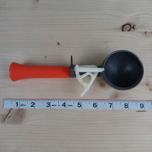 VTG Mechanical ICE CREAM SCOOP Plastic Handle Bonny Prod. Co. NY Food Retro